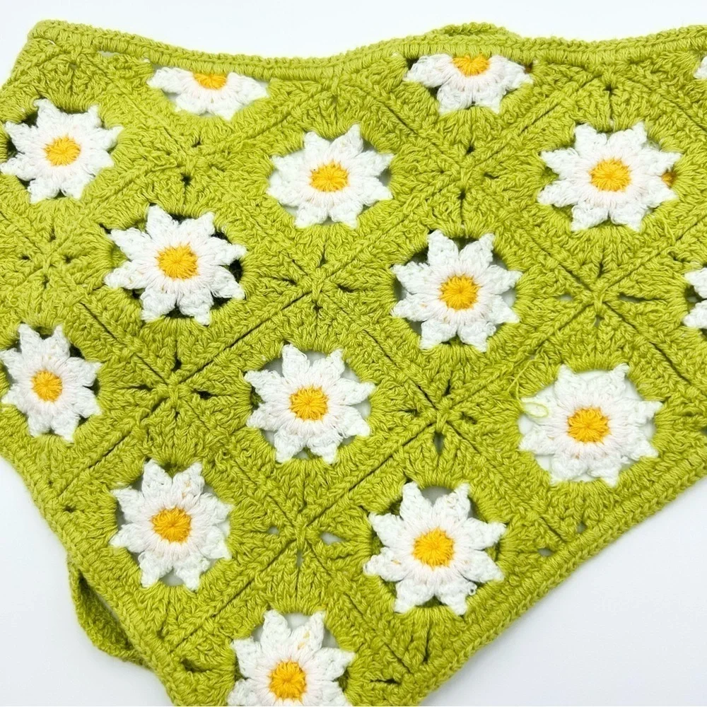 New Handmade Crochet Knitted Green Daisy Floral Triangle Headband One Size